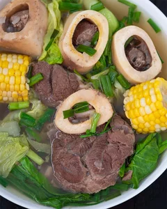 A Culinary Guide to the Philippines: 10 Must-Try Traditional Dishes - image 8
