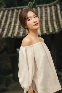 Summer Elegance: Khả Ngân Sets Social Media Ablaze with Latest Bikini Collection - image 5