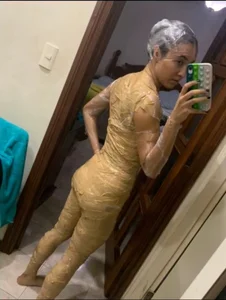 Viral and Terrifyingly Creative Halloween Costumes Shock Netizens - image 3