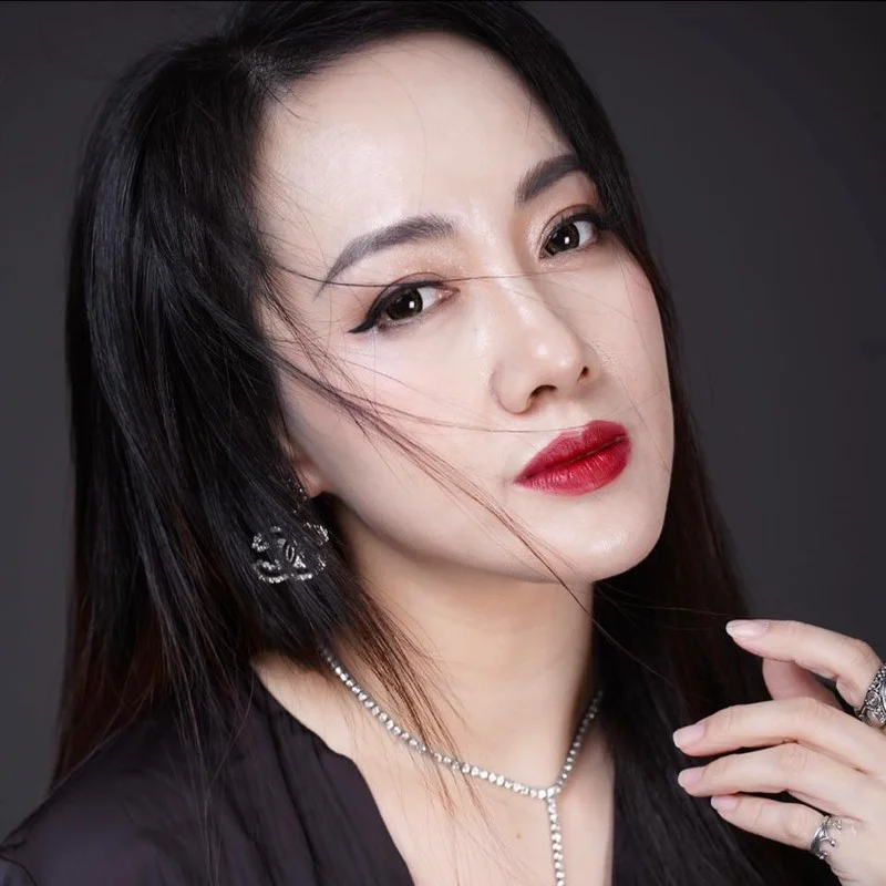 MC Hoai Anh Stuns with Natural Beauty and Unedited Visuals