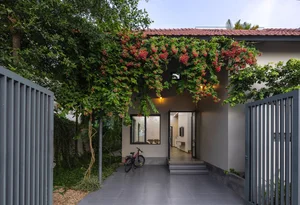 Modern Architecture in Nghe An: The Unique One-Room Sloped Roof House - image 4