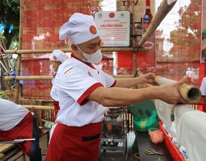 Master Chefs and Culinary Artistry: The Skillful Artisans of Festival Pho 2024 - image 5