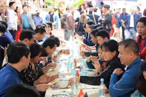 Master Chefs and Culinary Artistry: The Skillful Artisans of Festival Pho 2024 - image 0