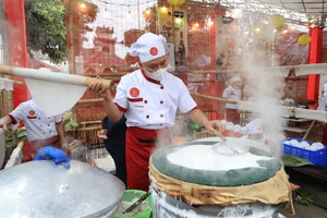 Master Chefs and Culinary Artistry: The Skillful Artisans of Festival Pho 2024 - image 1