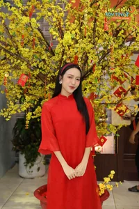 Vietnamese Celebrities Shine in Traditional Ao Dai for Lunar New Year 2024 Celebrations - image 12