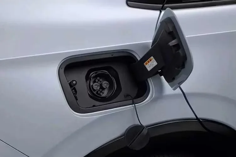 Honda Insight Relaunch in Japan: Stylish Hybrid Performance Starting at 840 Million VND