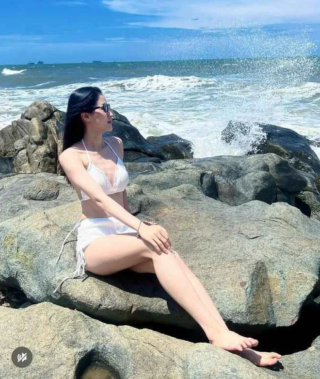 Quang Tri Volleyball Star stuns in Elegant White Bikini Gallery