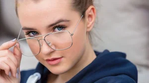 Aesthetic Girls with Glasses: Pure and Cute Portrait Trends 2026 - image 18