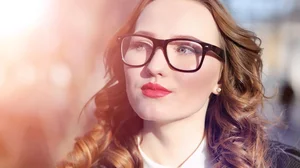 Aesthetic Girls with Glasses: Pure and Cute Portrait Trends 2026 - image 7