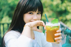 YiTuYu Art Language Vol.10235 Miao Miao: A 16P Showcase of Artistic Elegance - image 4