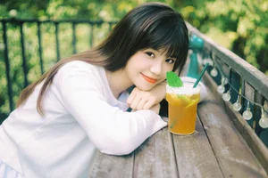 YiTuYu Art Language Vol.10235 Miao Miao: A 16P Showcase of Artistic Elegance - image 2
