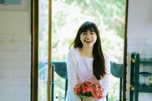 YiTuYu Art Language Vol.10235 Miao Miao: A 16P Showcase of Artistic Elegance - image 0