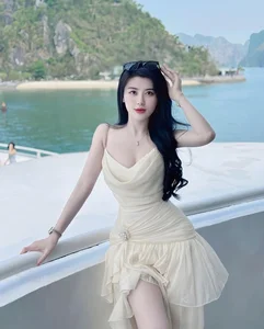 Elegant 2026 Dress Fashion Gallery: Stunning 4K Portrait Photography - image 8