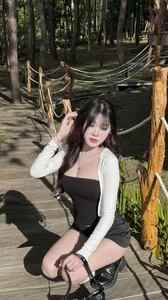 Elegant 2026 Dress Fashion Gallery: Stunning 4K Portrait Photography - image 5
