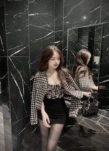 Elegant 2026 Dress Fashion Gallery: Stunning 4K Portrait Photography - image 14