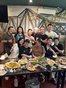Vietnamese Celebrity Update: Hoai Linh Returns to the US and Heartfelt Tributes - image 41