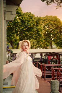 East Meets West: Russian Beauty Zhu Li Ya’s Ethereal Debut in Traditional Hanfu Elegance - image 9