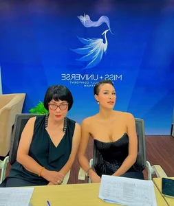 Pageant Judge Sparks Controversy with Daring Dress and Self-Deducted Elegance Points - image 4
