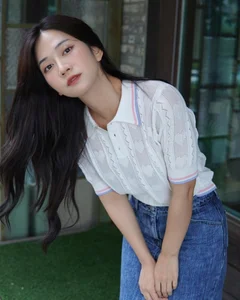 Le Bong Mesmerizes Fans in Traditional Vietnamese Ao Dai Photoshoot - image 6