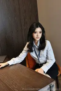 XiuRen No10674 Nuo Li Zi Unveiling Her Captivating Office Charm - image 18