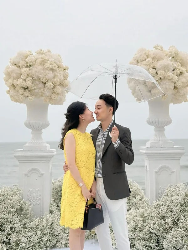 Celebrity Style: Ngoc Han Radiates Elegance and Huyen Lizzie Shares Heartwarming Family Moments