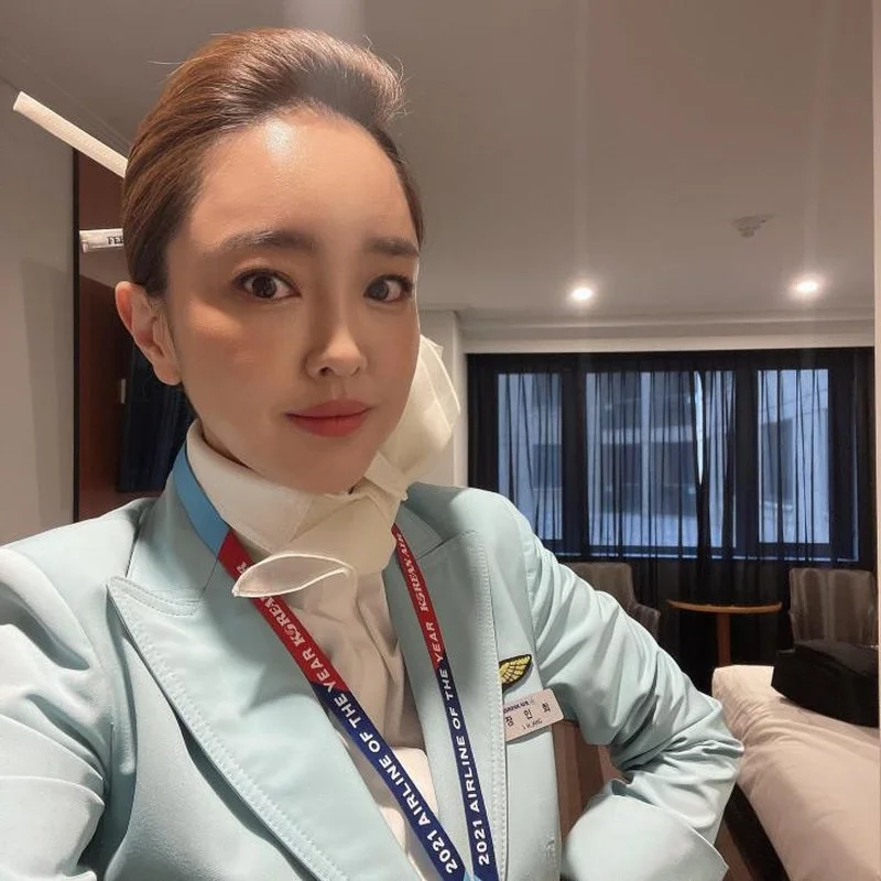 Korean Flight Attendant Inspires with Dedicated Fitness and Body Goals