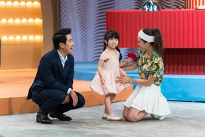 Vietnamese Comedian Trung Ruoi Adorable Daughter Steals Hearts Online - image 3