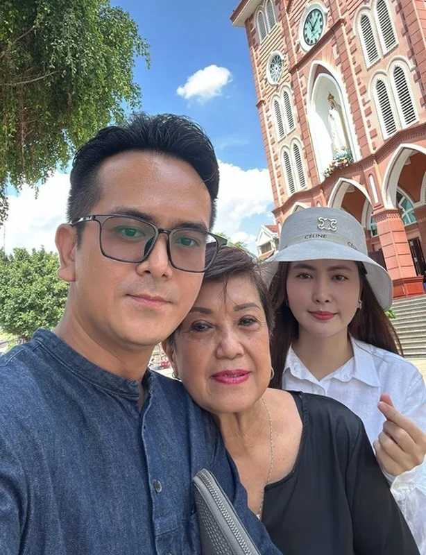 The Public's Fascination with Hung Thuan's Fiancée: A Celebrity Romance