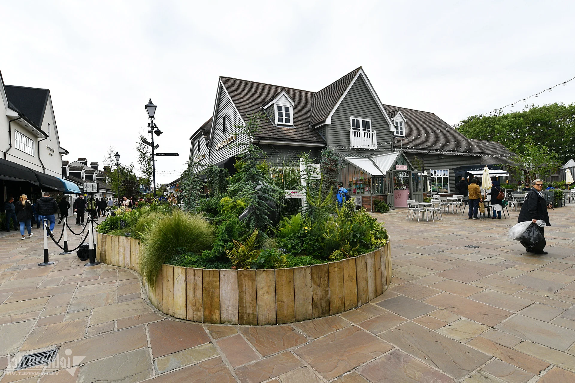 Bicester Village Guide: Luxury Outlet Shopping Near London and Oxfordshire