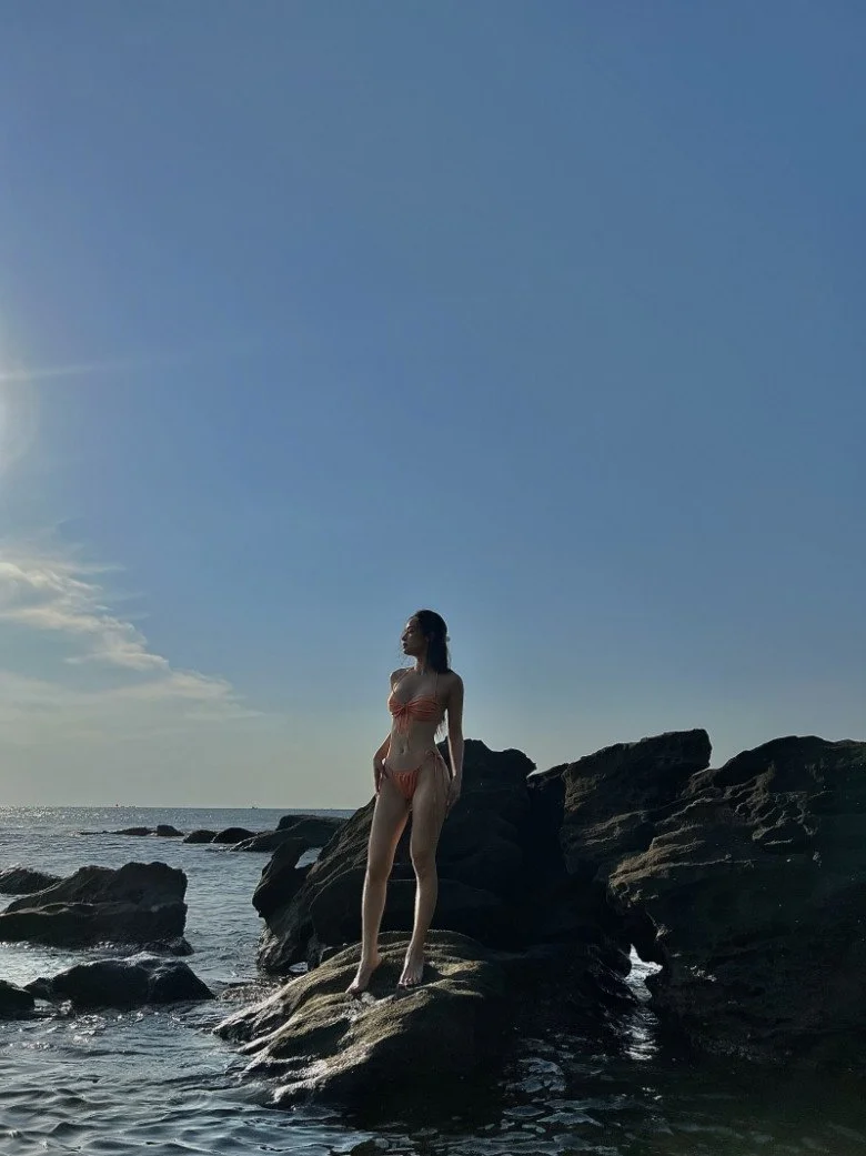 Vietnamese Lookbook Model Wins Praise from Thai Media with Bikini Shoots