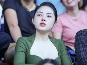 Famous Saigon Flight Attendant Strongly Denies Malicious Escort Tour Rumors - image 6
