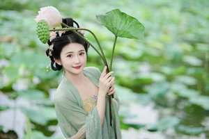 Exploring Artistic Elegance in YiTuYu Art Language Vol.7529 Dan Gao De Dan Dan - image 15