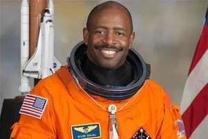 Shocking UFO Encounters Revealed by Canadian Astronauts in Deep Space - image 7