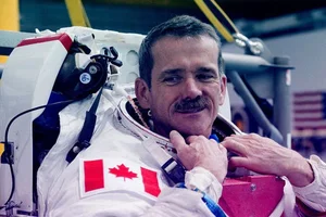 Shocking UFO Encounters Revealed by Canadian Astronauts in Deep Space - image 0