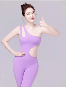 Bao Thy's Fitness Journey and Huong Baby's Elegant Fashion Evolution - image 1