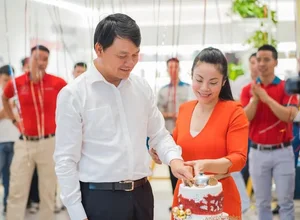Shark Phu: The Inspiring Story of a Successful Businessman and Perfect Husband - image 2