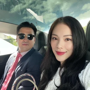 Linh Rin Flaunts Her Incredible Post-Pregnancy Figure and Elegant Style - image 8