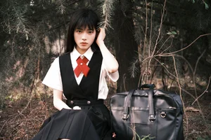 YiTuYu Art Language Vol 6782: Capturing the Elegance of Xiao Song Ma Nai - image 0