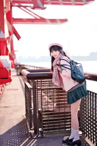 Explore Tun Shu Mei Vol.8548: The girl with a pink beret and enchanting fashion style on railway tracks - image 17
