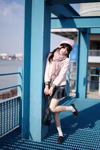 Explore Tun Shu Mei Vol.8548: The girl with a pink beret and enchanting fashion style on railway tracks - image 28
