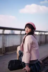 Explore Tun Shu Mei Vol.8548: The girl with a pink beret and enchanting fashion style on railway tracks - image 31