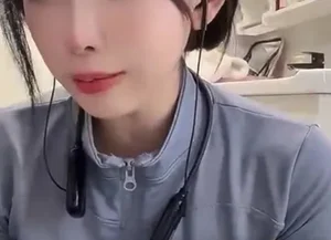 Beautiful Streamer Sparks Viral Debate After Confronting Silent Viewers During Recent Live Broadcast - image 7