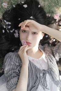 YiTuYu Art Language Vol.7128: Elegant and Timeless Portraiture with Model Xu Jia Yue - image 5