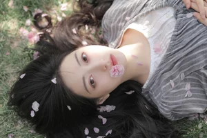 YiTuYu Art Language Vol.7128: Elegant and Timeless Portraiture with Model Xu Jia Yue - image 24