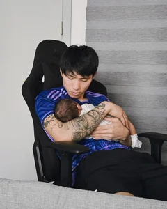 Footballer Doan Van Hau's Son Gains Massive Social Media Following - image 3