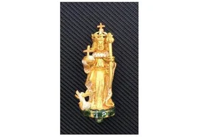 Hidden Gold: A Metal Detectorist’s Stunning Discovery in an Open Field - image 6
