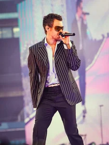 Harry Styles Sets New Records Amidst Global Ticket Price Controversy - image 1