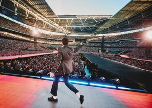Harry Styles Sets New Records Amidst Global Ticket Price Controversy - image 4