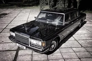 The Soviet ZIL-4104 Limousine: A Handcrafted Icon of State Luxury - image 13
