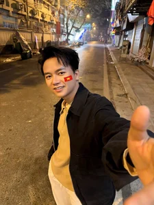 Vietnamese Celebrities Celebrate Dramatic National Football Team Victory - image 23